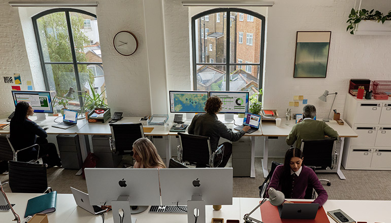 Article Power AI-Driven Work Experiences With Mac Image