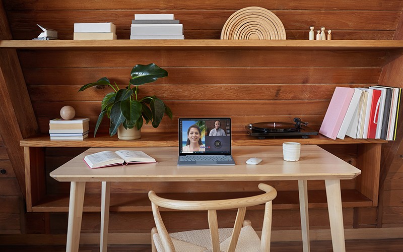 Surface_LaptopGo_Contextual_0061