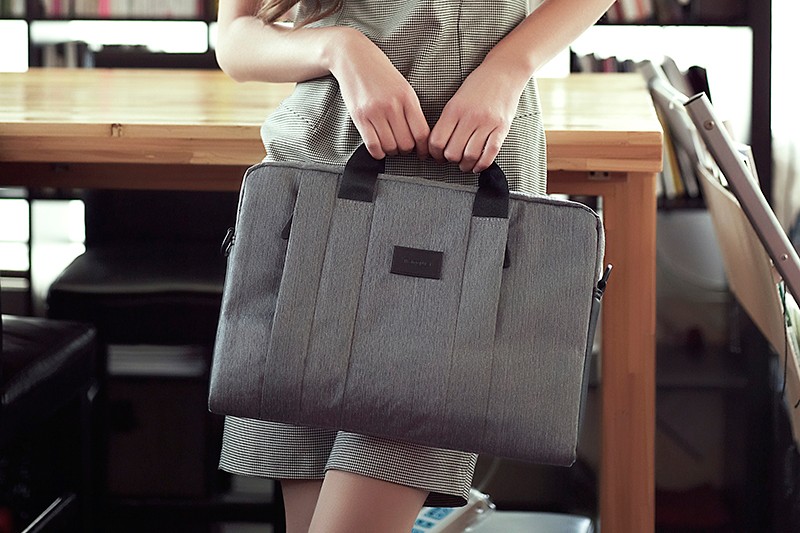 Targus 15-inch Newport Convertible 2-in-1 tote/backpack product