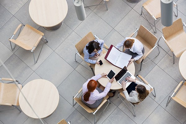 tablet-laptop-business-women-working-cafe-aerial