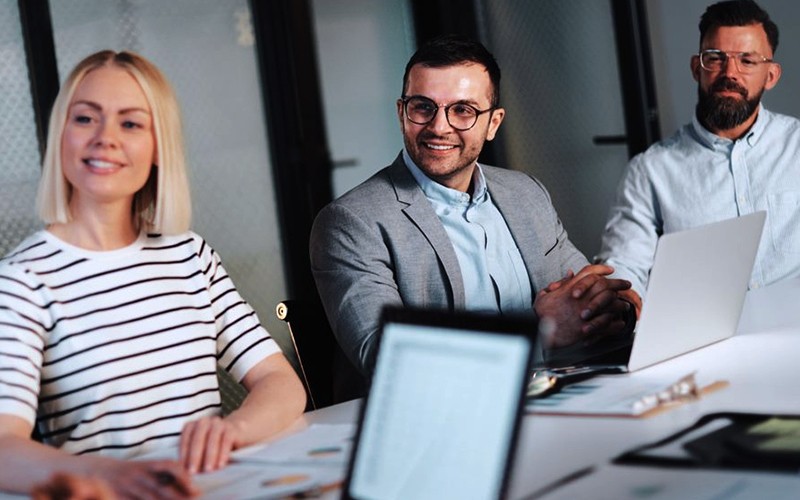 employees on meeting