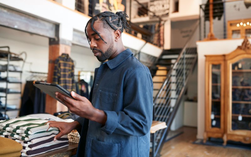 Détaillant utilisant un réseau de périphérie de vente au détail alimenté par Intel