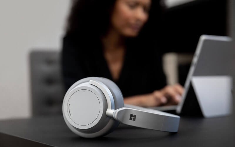 microsoft-surface-accessories-headphones