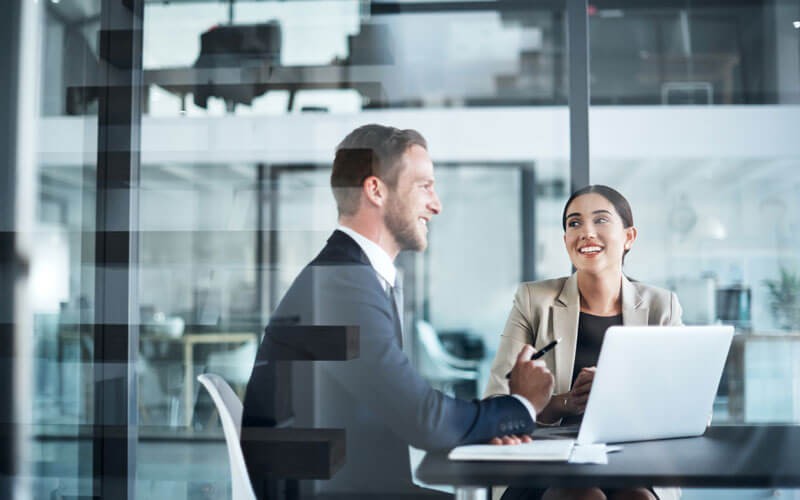 Veritas Forward Thinking Backup solutions Two people meeting on laptop